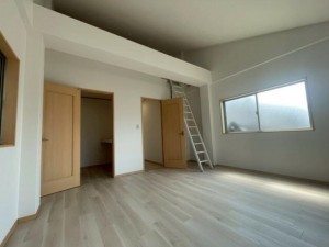 大阪市生野区桃谷、中古一戸建ての寝室画像です