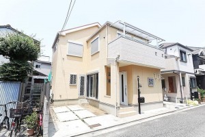 大阪市生野区田島、中古一戸建ての外観画像です