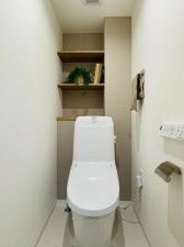 大阪市城東区古市、マンションのトイレ画像です