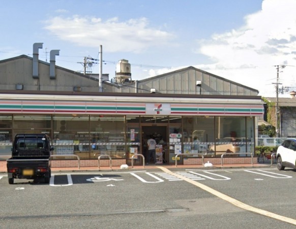 大阪市生野区巽南、中古一戸建てのコンビニ画像です