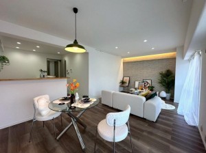 大阪市城東区森之宮、マンションの居間画像です