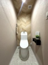 大阪市城東区森之宮、マンションのトイレ画像です
