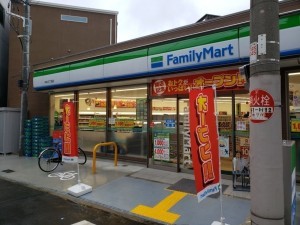 大阪市東成区東中本、マンションのコンビニ画像です
