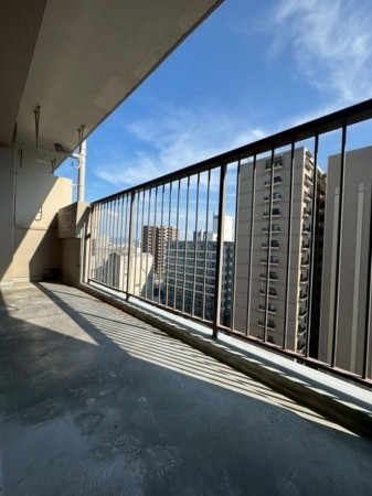 大阪市旭区新森、マンションのバルコニー画像です