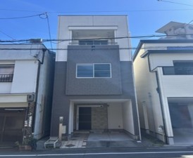 大阪市生野区新今里、中古一戸建ての外観画像です