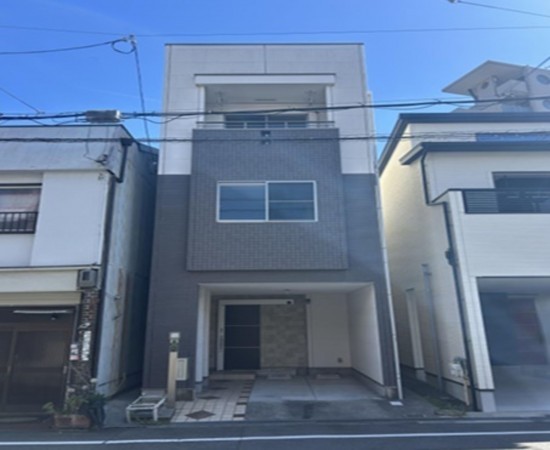 大阪市生野区新今里、中古一戸建ての外観画像です