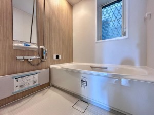 大阪市生野区舎利寺、中古一戸建ての風呂画像です