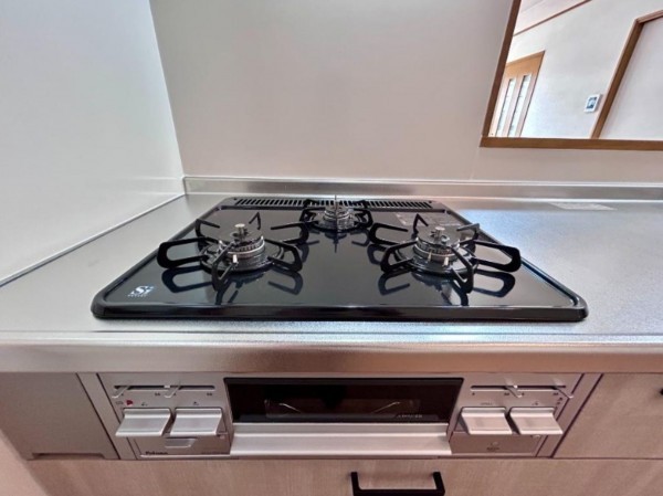 大阪市生野区舎利寺、中古一戸建てのキッチン画像です