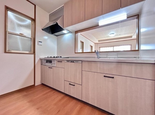 大阪市生野区舎利寺、中古一戸建てのキッチン画像です