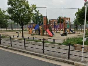 大阪市鶴見区今津北、マンションの公園画像です