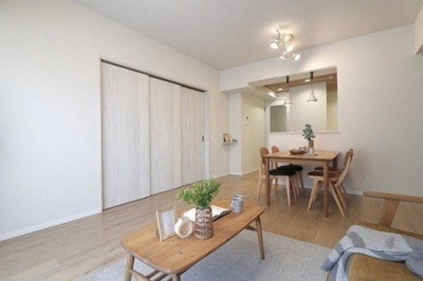 大阪市鶴見区今津北、マンションの居間画像です