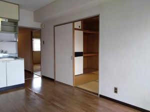 大阪市都島区大東町、マンションの居間画像です