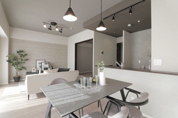 大阪市東成区中本、マンションの居間画像です