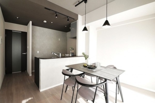 大阪市東成区中本、マンションの居間画像です