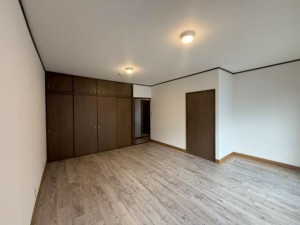 大阪市旭区清水、中古一戸建ての寝室画像です