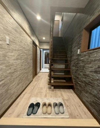 大阪市旭区清水、中古一戸建ての玄関画像です