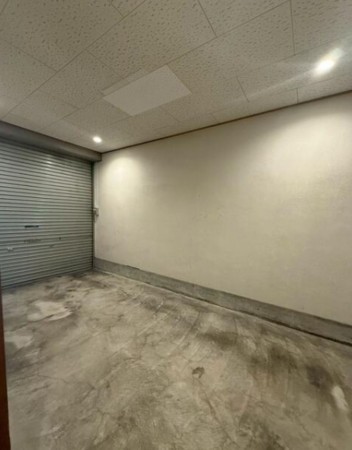 大阪市旭区清水、中古一戸建ての駐車場画像です