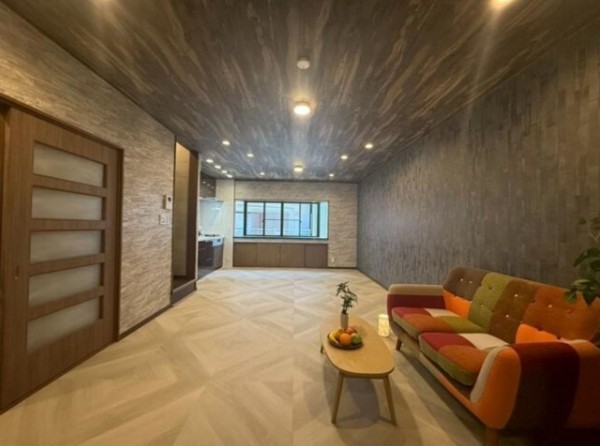 大阪市旭区清水、中古一戸建ての居間画像です