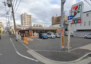 大阪市鶴見区今津南、マンションのコンビニ画像です