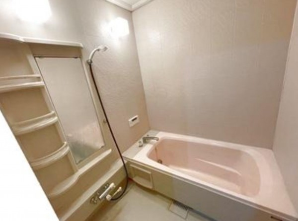 大阪市生野区生野西、中古一戸建ての風呂画像です