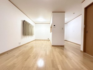 大阪市鶴見区横堤、中古一戸建ての居間画像です