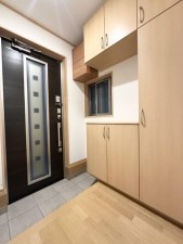 大阪市鶴見区横堤、中古一戸建ての玄関画像です