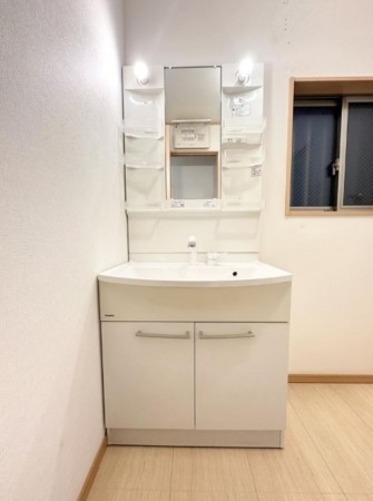 大阪市鶴見区横堤、中古一戸建ての洗面画像です