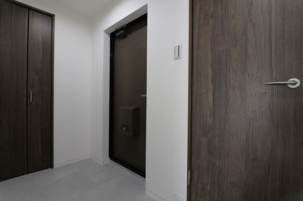 大阪市都島区内代町、マンションの玄関画像です