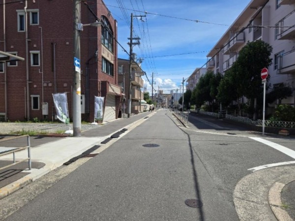 大阪市都島区毛馬町、新築一戸建ての前面道路を含む現地写真画像です