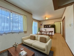 大阪市城東区永田、中古一戸建ての居間画像です