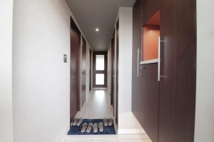 大阪市東成区深江南、マンションの玄関画像です