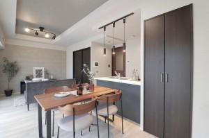 大阪市東成区深江南、マンションの居間画像です