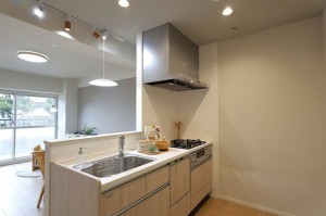 大阪市鶴見区横堤、マンションのキッチン画像です