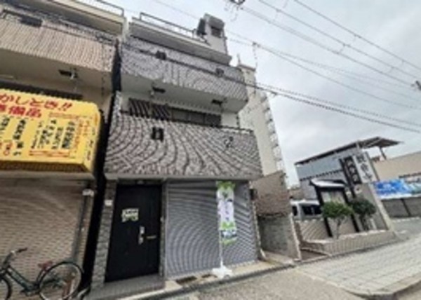 大阪市生野区桃谷、中古一戸建ての外観画像です