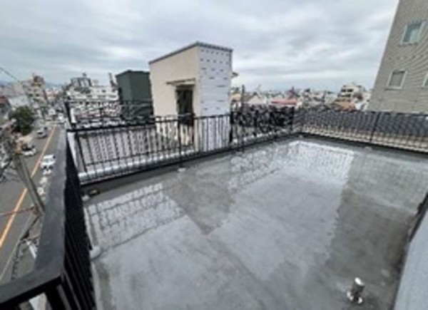 大阪市生野区桃谷、中古一戸建てのバルコニー画像です