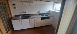 大阪市生野区小路東、中古一戸建てのキッチン画像です