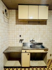 大阪市旭区高殿、中古一戸建てのキッチン画像です