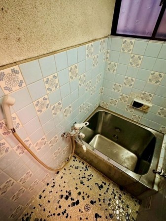 大阪市旭区高殿、中古一戸建ての風呂画像です