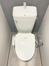 大阪市旭区高殿、マンションのトイレ画像です