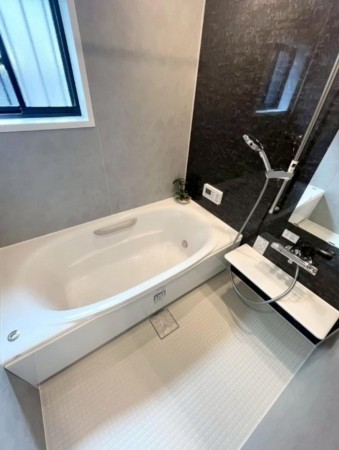 大阪市城東区成育、中古一戸建ての風呂画像です