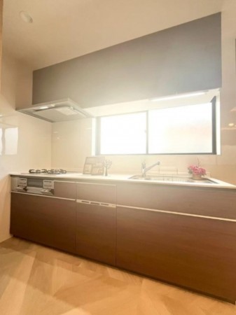 大阪市城東区成育、中古一戸建てのキッチン画像です