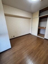 大阪市鶴見区緑、マンションの子ども部屋画像です