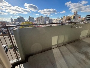 大阪市鶴見区緑、マンションのバルコニー画像です