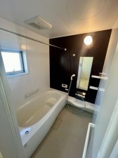 大阪市鶴見区中茶屋、中古一戸建ての風呂画像です