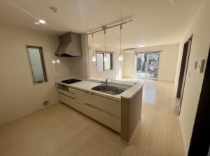 大阪市鶴見区中茶屋、中古一戸建てのキッチン画像です