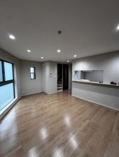 大阪市旭区新森、中古一戸建ての居間画像です