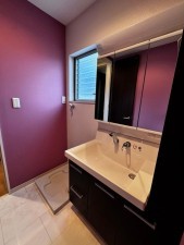 大阪市旭区新森、中古一戸建ての洗面画像です