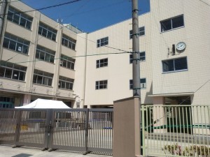 大阪市鶴見区茨田大宮、中古一戸建ての小学校画像です