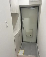 大阪市旭区高殿、マンションの玄関画像です