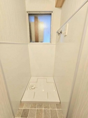 大阪市鶴見区放出東、マンションの洗面画像です